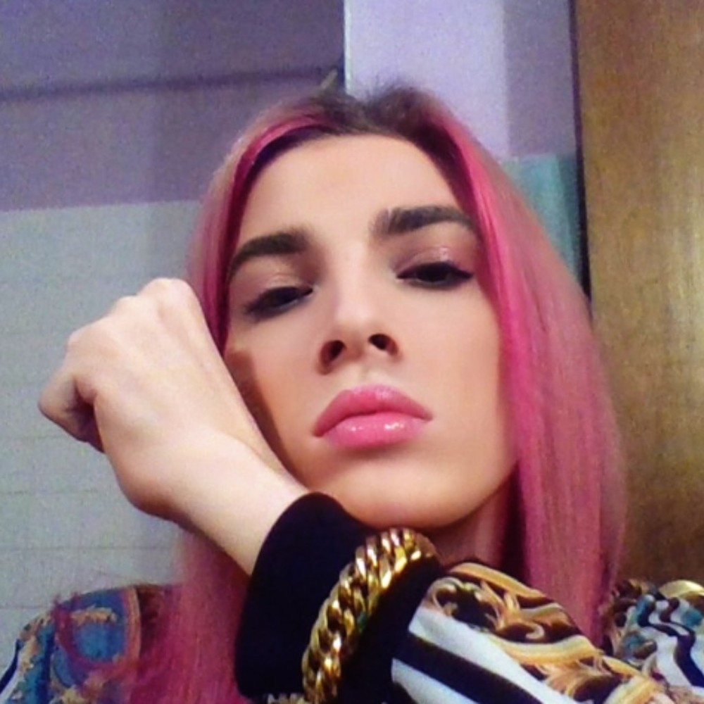 Meet your Posher, Posh